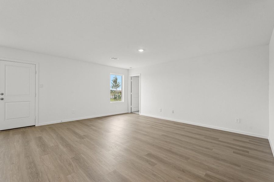 Spacious, unfurnished interior of a new home in Sunterra, Katy (Image 14). Spacious, unfurnished interior of a new home in Sunterra, Katy (Image 14).