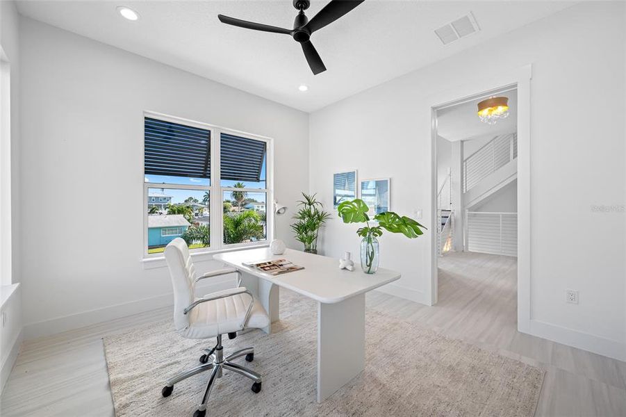 Furnished interior view inside a new home in , Madeira Beach (Image 32).
