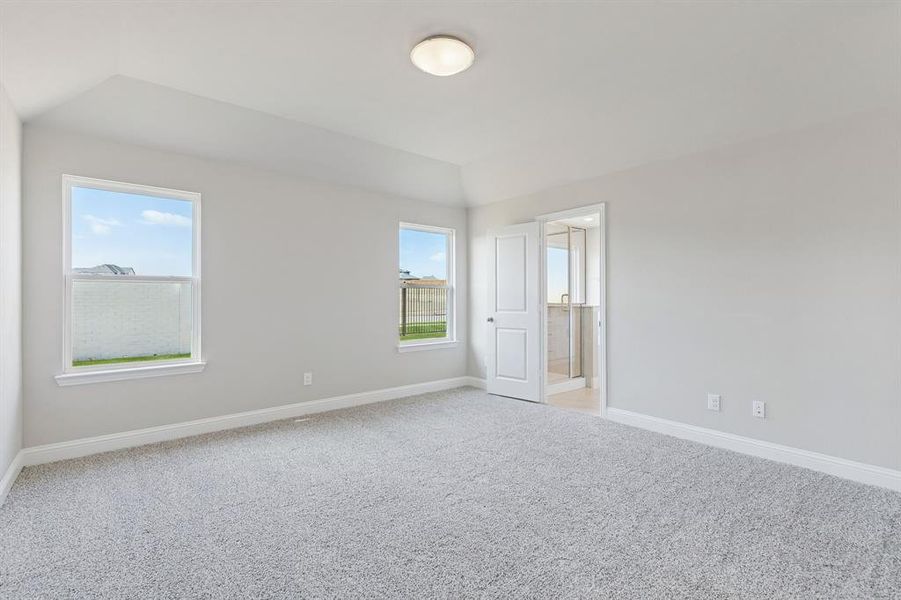 Spacious, unfurnished interior of a new home in Venetian, Weston (Image 14).