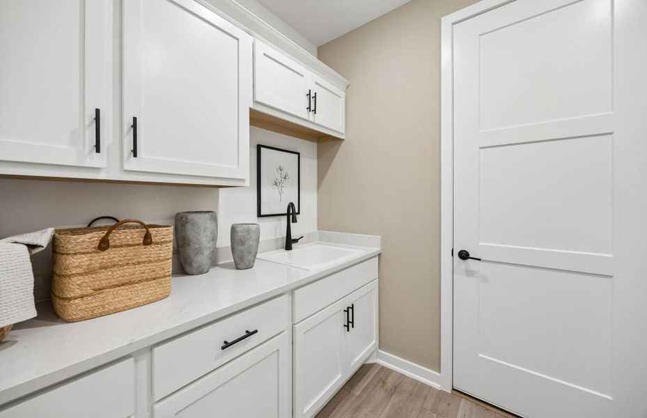 Representative furnished interior of a home built from the Mystique by Del Webb in Del Webb Sugar Land at Ryehill, Rosenberg (Image 10). Representative furnished interior of a home built from the Mystique by Del Webb in Del Webb Sugar Land at Ryehill, Rosenberg (Image 10).