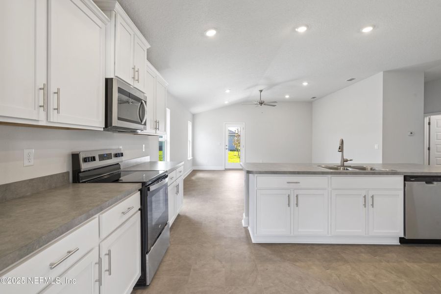Furnished interior view inside a new home in Summerglen, Jacksonville (Image 11).