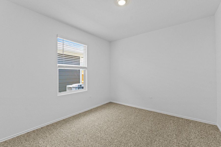Spacious, unfurnished interior of a new home in Valverde, Bastrop (Image 11).
