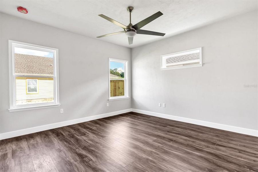 Spacious, unfurnished interior of a new home in Grand Oaks, Gainesville (Image 43).