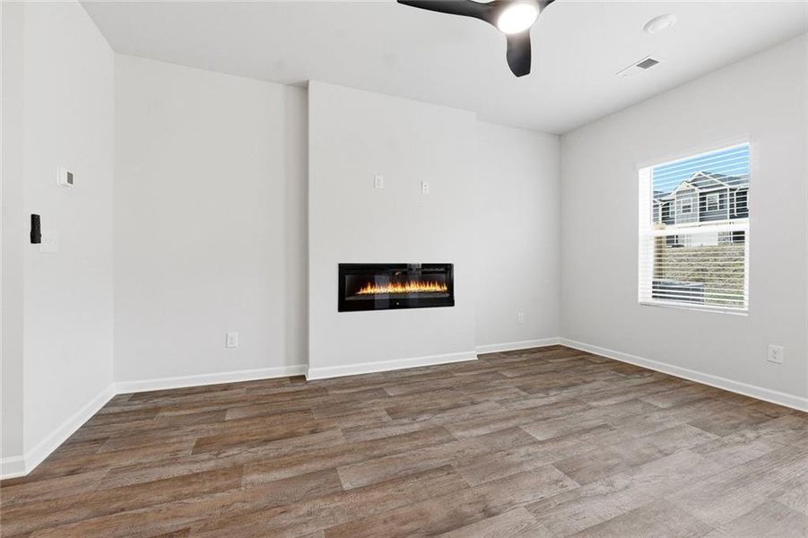 Spacious, unfurnished interior of a new home in Azalea Hills, Temple (Image 16). Spacious, unfurnished interior of a new home in Azalea Hills, Temple (Image 16).