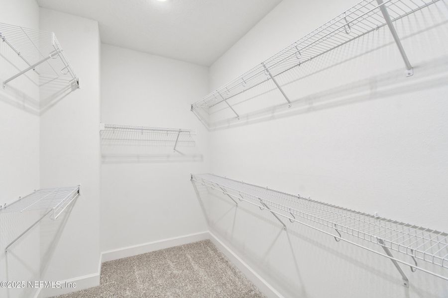 Spacious, unfurnished interior of a new home in Seven Pines 40' Front Entry, Jacksonville (Image 17).