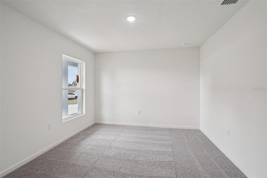 Spacious, unfurnished interior of a new home in Sable Run, Ocala (Image 21).