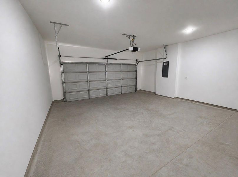 Spacious, unfurnished interior of a new home in , Houston (Image 25).