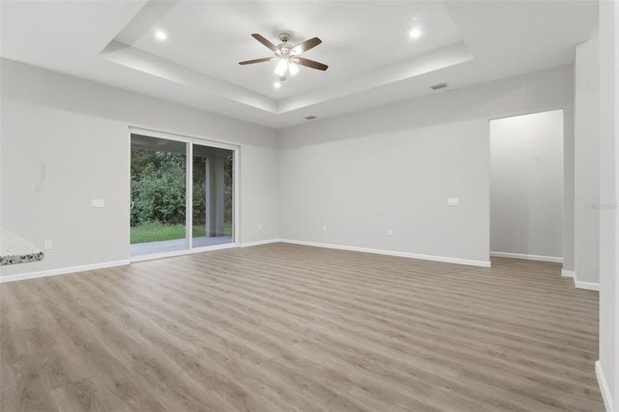 Spacious, unfurnished interior of a new home in , Debary (Image 27).