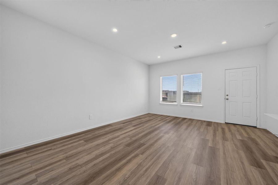 Spacious, unfurnished interior of a new home in , Houston (Image 24).