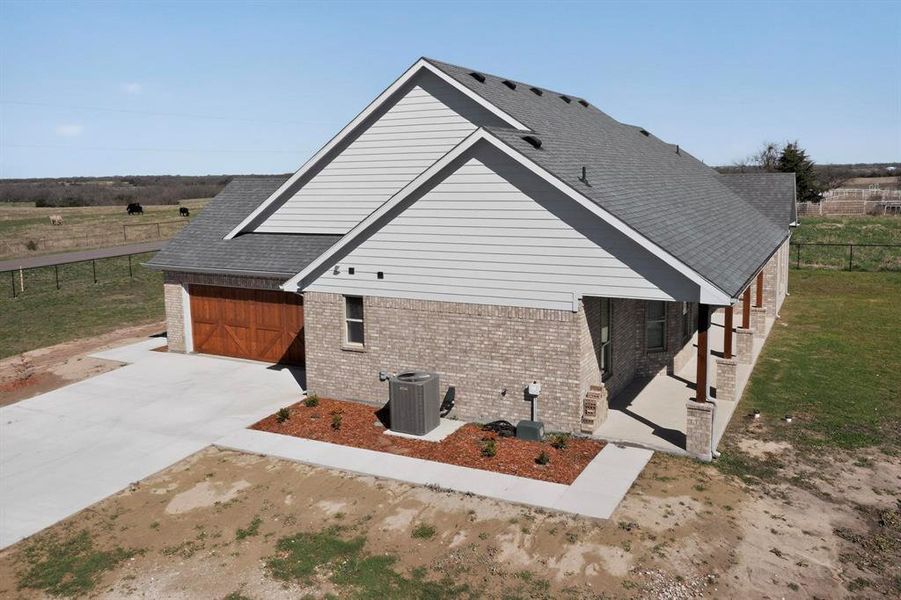 Exterior details and patio area of a home in , Leonard (Image 28).