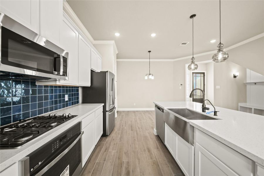 Stunning kitchen (*Photo not of actual home and used for illustration purposes only.)