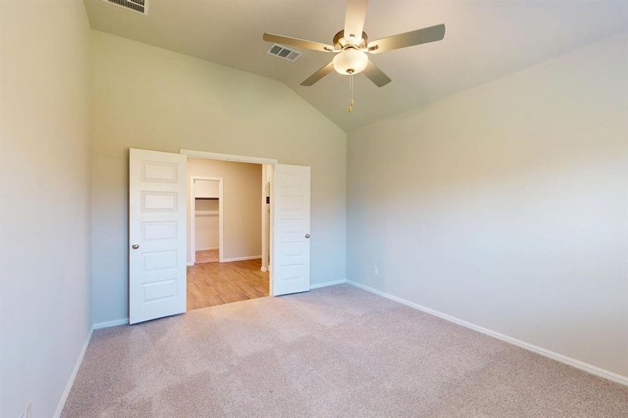Spacious, unfurnished interior of a new home in Mobberly Farms, Pilot Point (Image 25).