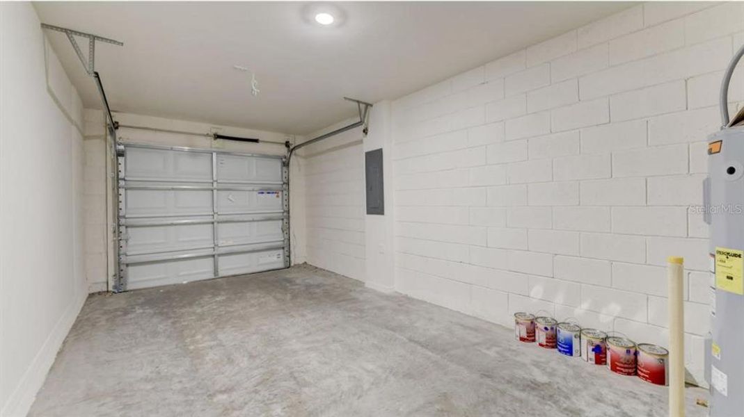 Spacious, unfurnished interior of a new home in , St. Cloud (Image 21).