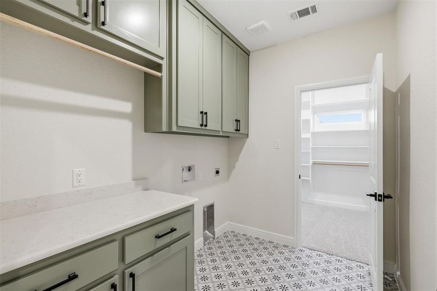 Furnished interior view inside a new home in , Weatherford (Image 8).