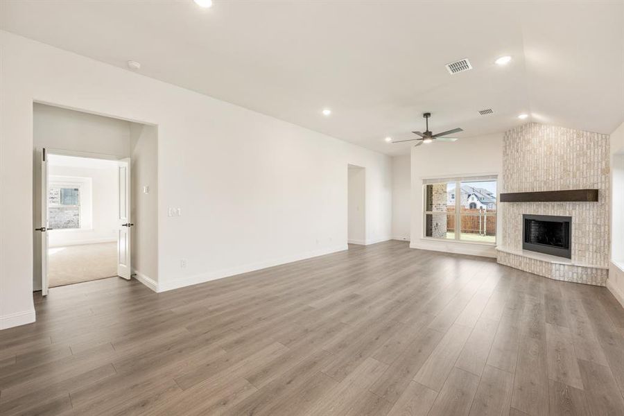 Spacious, unfurnished interior of a new home in Eagle Glen 50, Alvarado (Image 17). Spacious, unfurnished interior of a new home in Eagle Glen 50, Alvarado (Image 17).