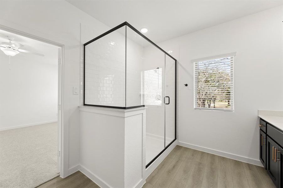 21. 2557 Lost Maples - Bath