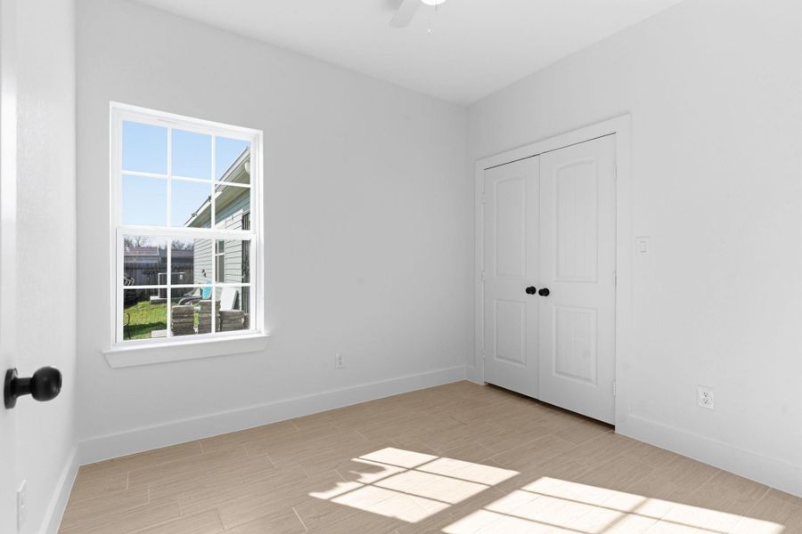 Spacious, unfurnished interior of a new home in , Houston (Image 43).