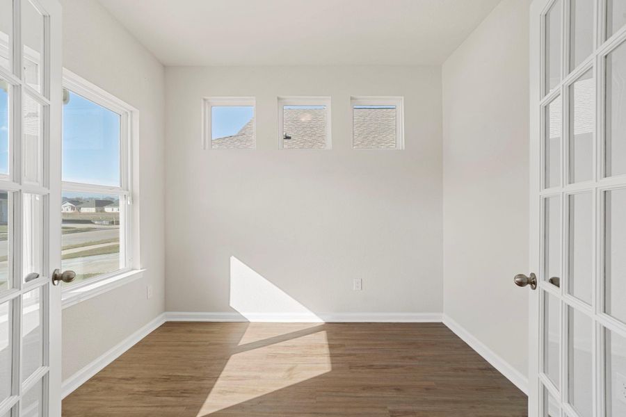 Spacious, unfurnished interior of a new home in Jones Creek Reserve, Richmond (Image 19).