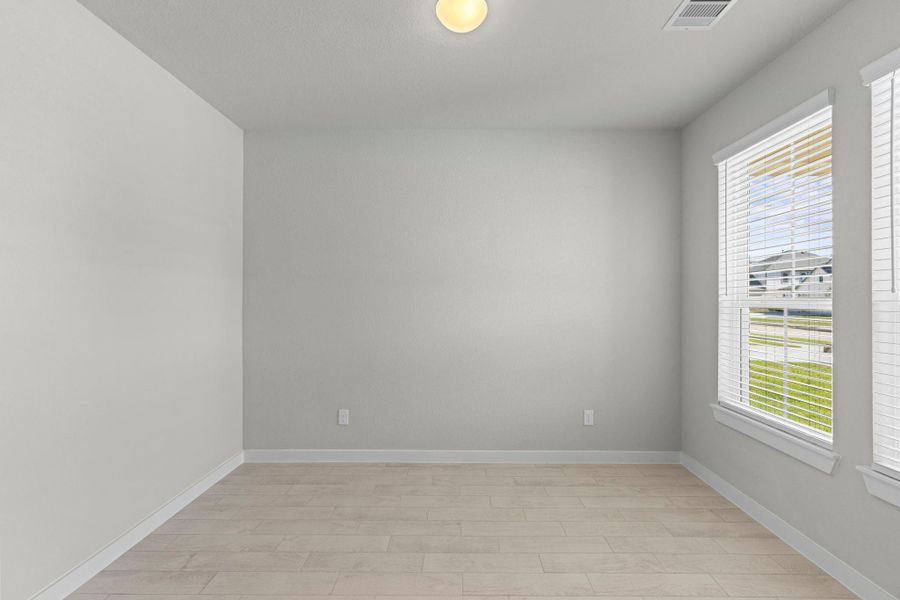 Spacious, unfurnished interior of a new home in Briarwood Crossing, Rosenberg (Image 27). Spacious, unfurnished interior of a new home in Briarwood Crossing, Rosenberg (Image 27).