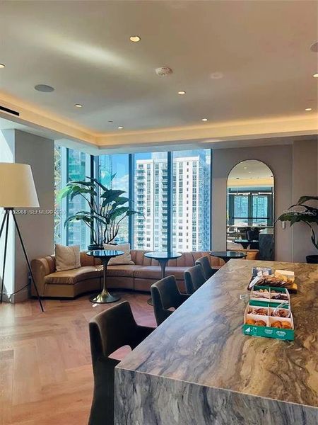 Community amenities in , Miami (Image 10).