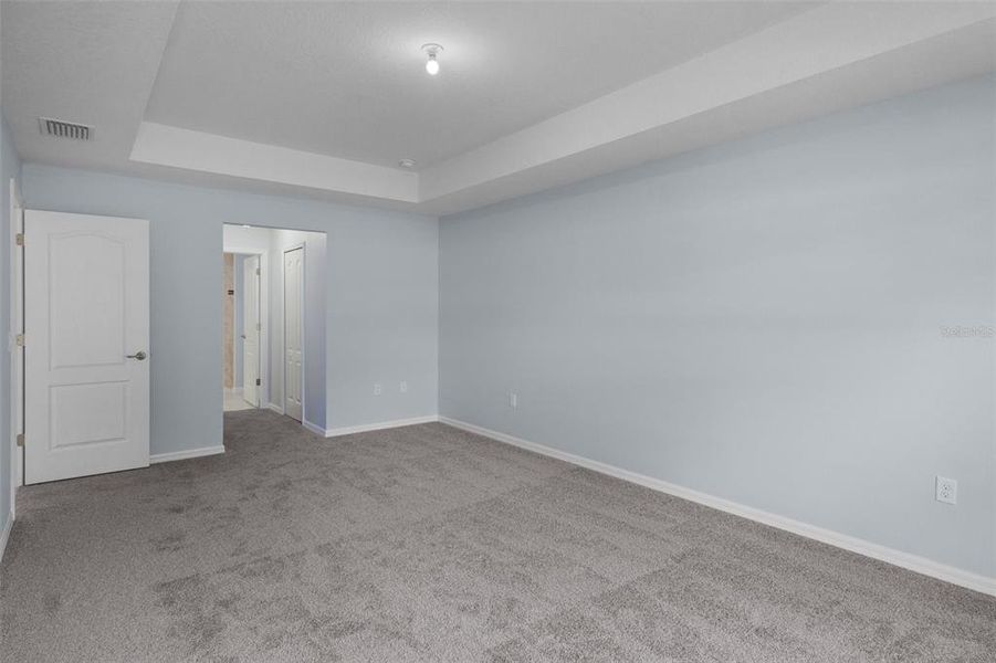 Spacious, unfurnished interior of a new home in , Weeki Wachee (Image 25).