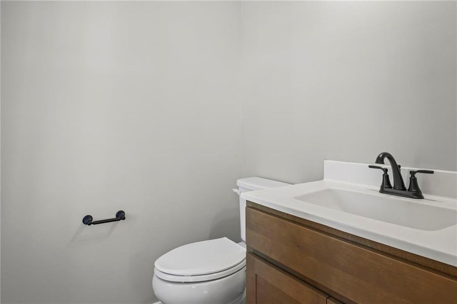 Close-up of interior finishes inside a home in Pickens Bluff, Hiram (Image 16).