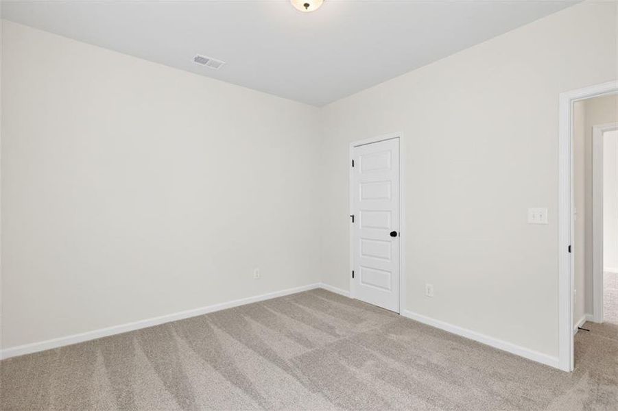 Spacious, unfurnished interior of a new home in Sanders Park, Austell (Image 36).