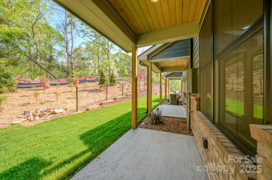 Covered Back Patio/Yard Covered Back Patio/Yard