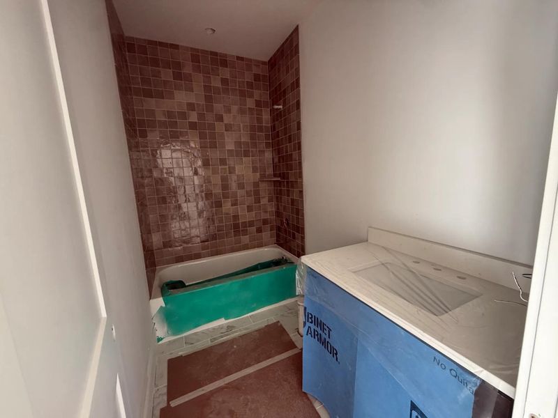 The Waylon A Bathroom