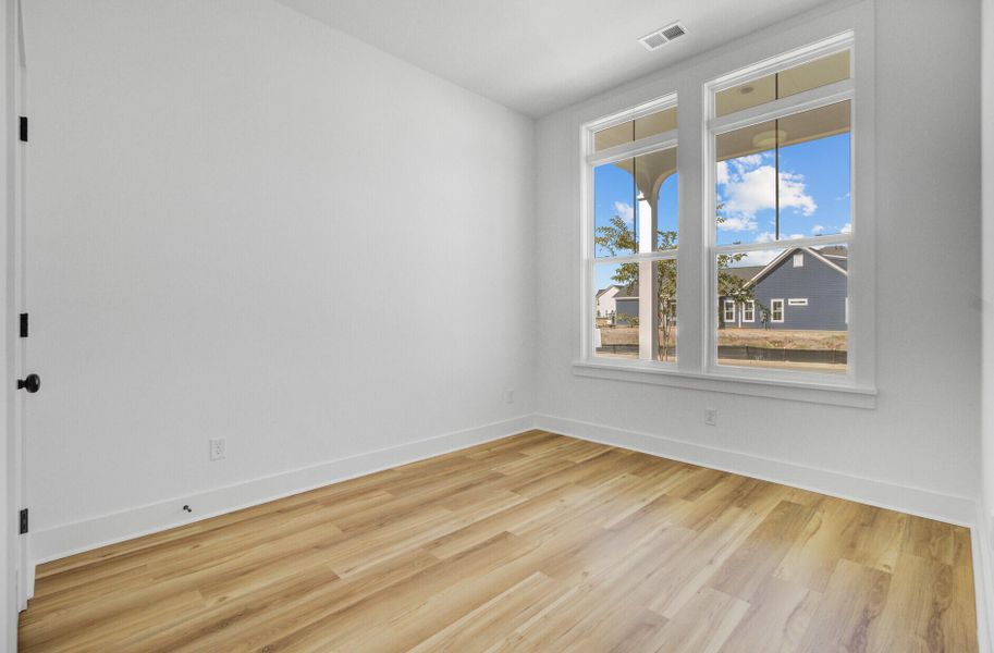Spacious, unfurnished interior of a new home in , Summerville (Image 25).