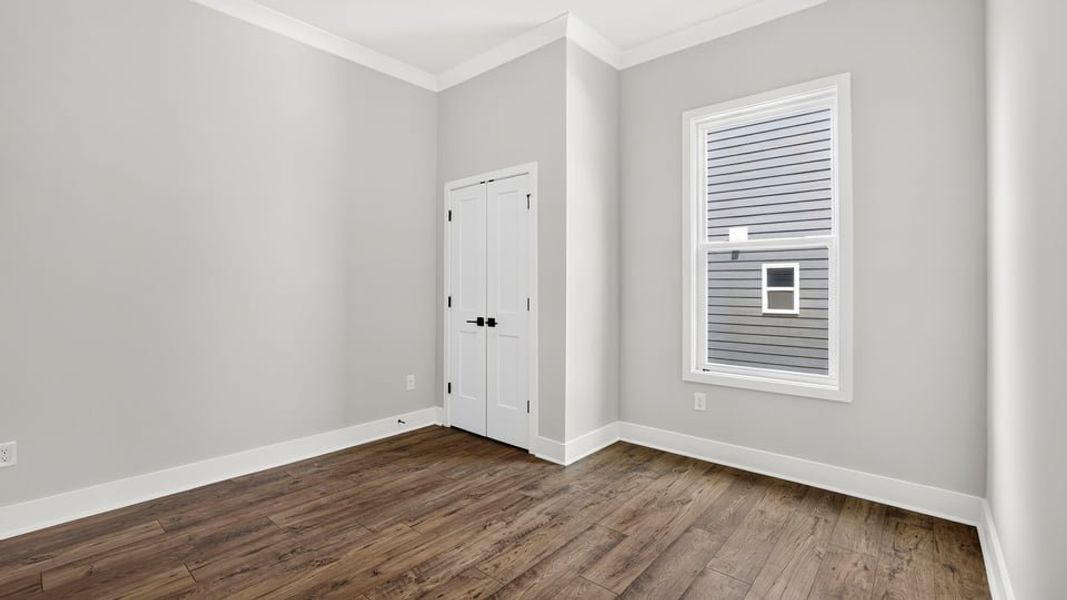 Spacious, unfurnished interior of a new home in Sunset Summits, Spartanburg (Image 22).