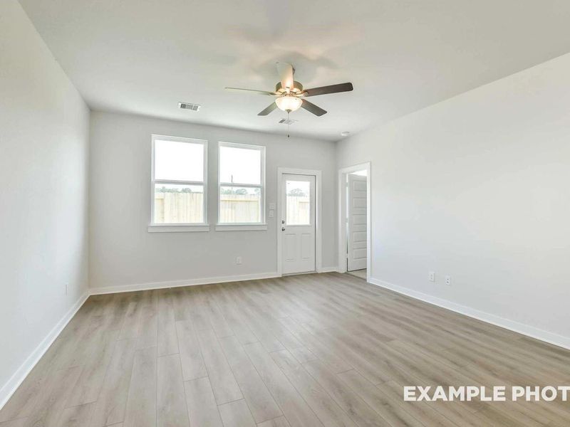 Spacious, unfurnished interior of a new home in Caney Creek Place, Conroe (Image 15).