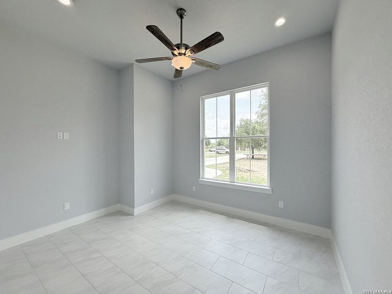 Spacious, unfurnished interior of a new home in , Lytle (Image 24).