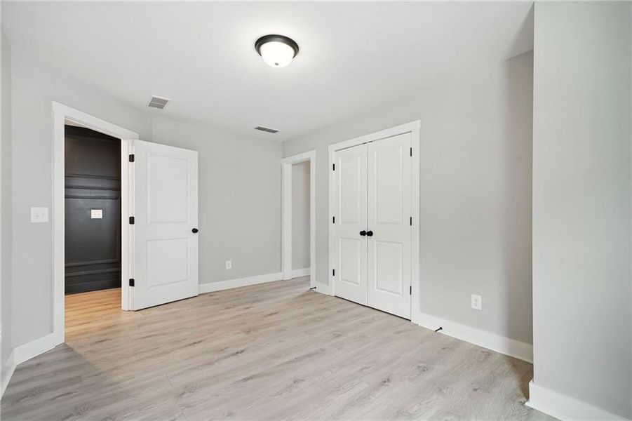 Spacious, unfurnished interior of a new home in Ferguson Corners, Emerson (Image 13).