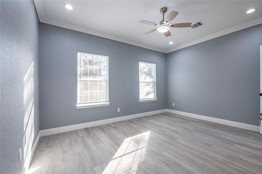 Spacious, unfurnished interior of a new home in , Texas City (Image 15).
