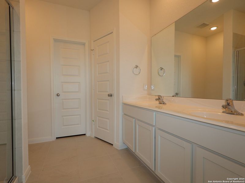 Furnished interior view inside a new home in Paloma Park, Converse (Image 7). Furnished interior view inside a new home in Paloma Park, Converse (Image 7).