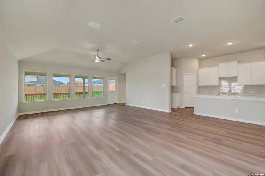 Spacious, unfurnished interior of a new home in Hickory Ridge Estates, Elmendorf (Image 16).