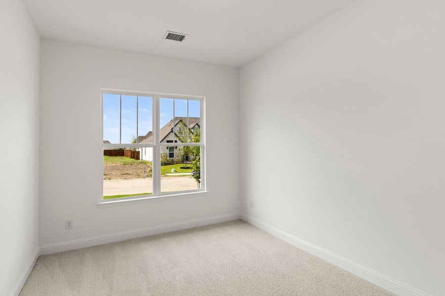 Spacious, unfurnished interior of a new home in Nelson Lake Estates, Rockwall (Image 26). Spacious, unfurnished interior of a new home in Nelson Lake Estates, Rockwall (Image 26).