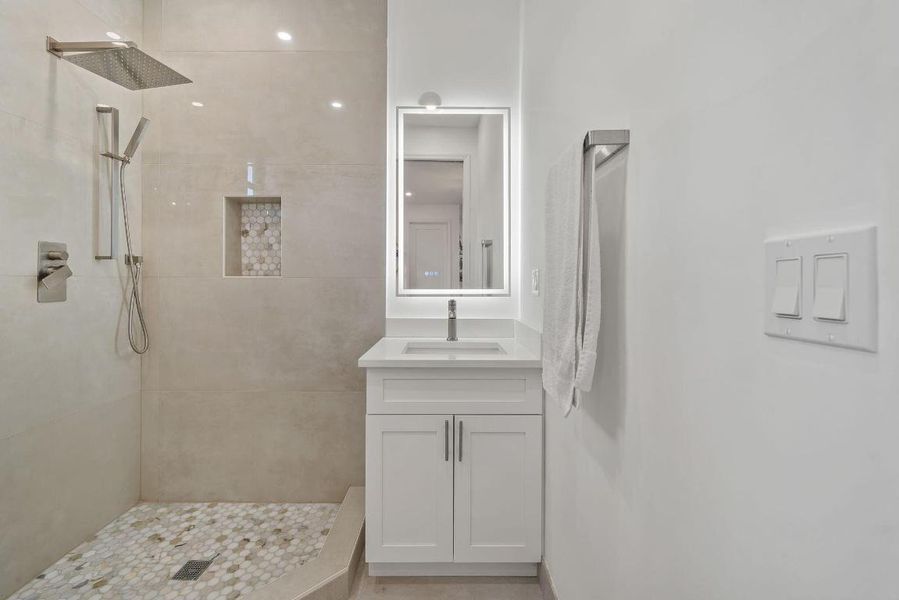 4th BR Full Bath 4th BR Full Bath