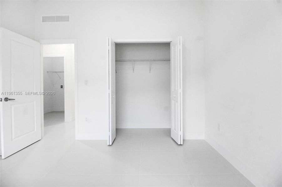 Spacious, unfurnished interior of a new home in , Cutler Bay (Image 19).