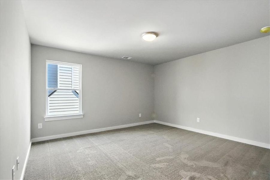Spacious, unfurnished interior of a new home in , Jefferson (Image 43).