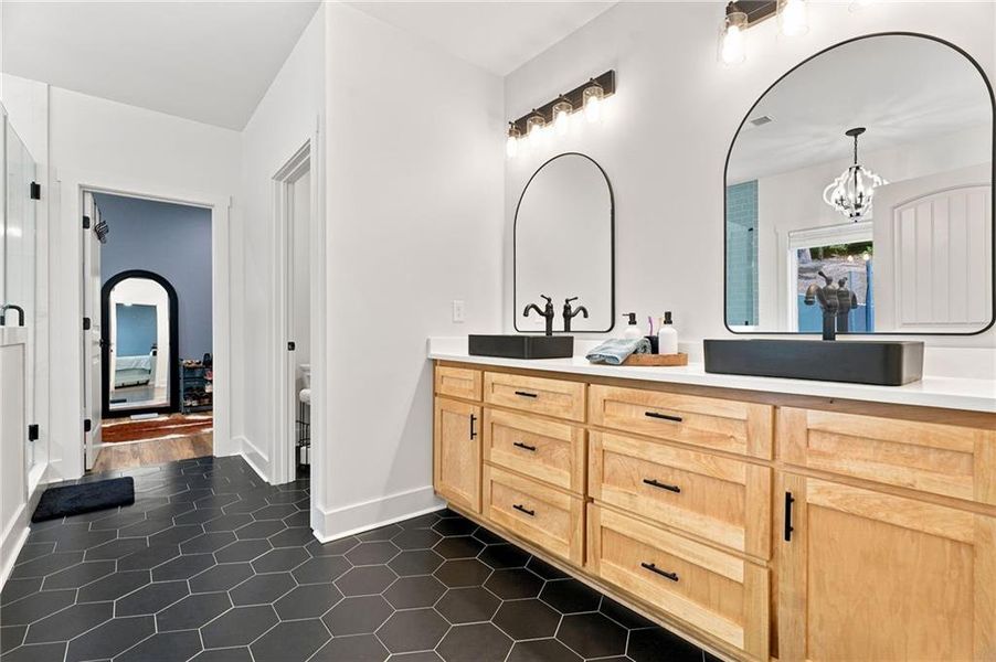 Furnished interior view inside a new home in , Jasper (Image 34).