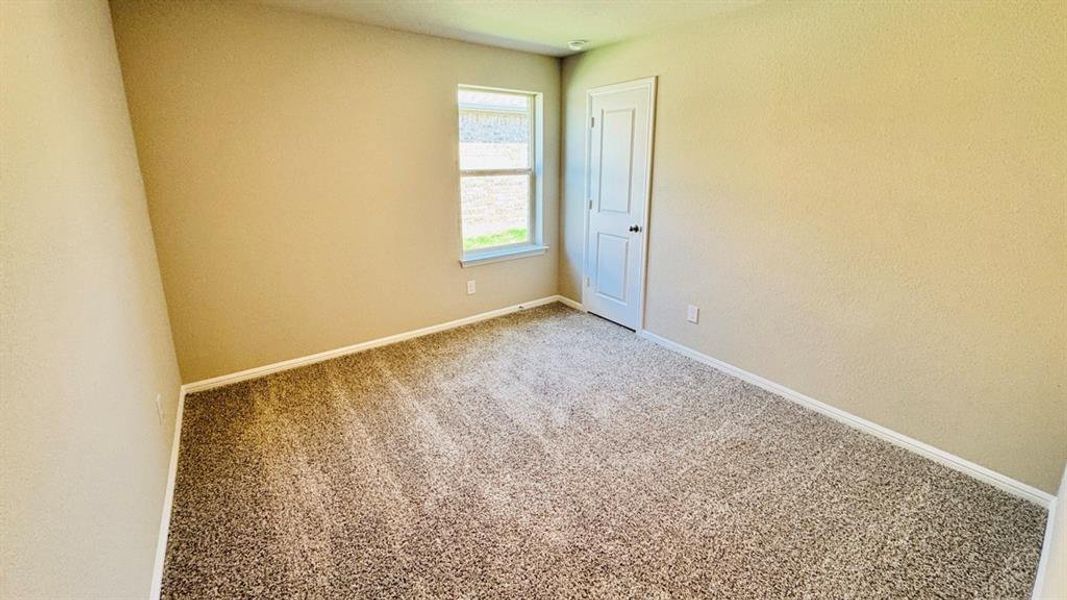 Spacious, unfurnished interior of a new home in Meadowbrook Estates, Cleburne (Image 8).