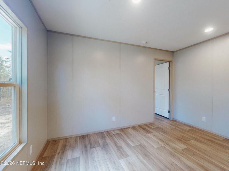 Spacious, unfurnished interior of a new home in , Keystone Heights (Image 38).