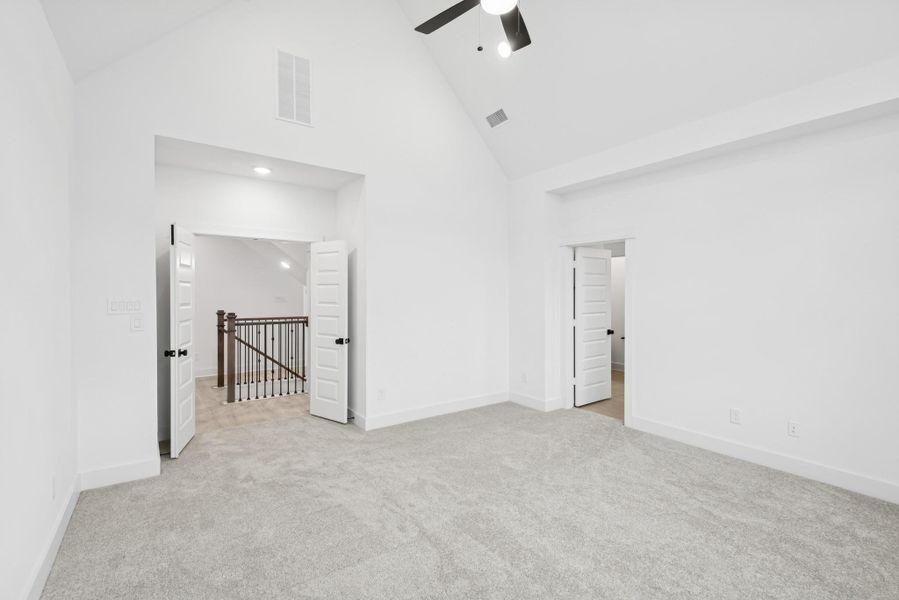 Spacious, unfurnished interior of a new home in Retreat at Oak Park, Houston (Image 16).