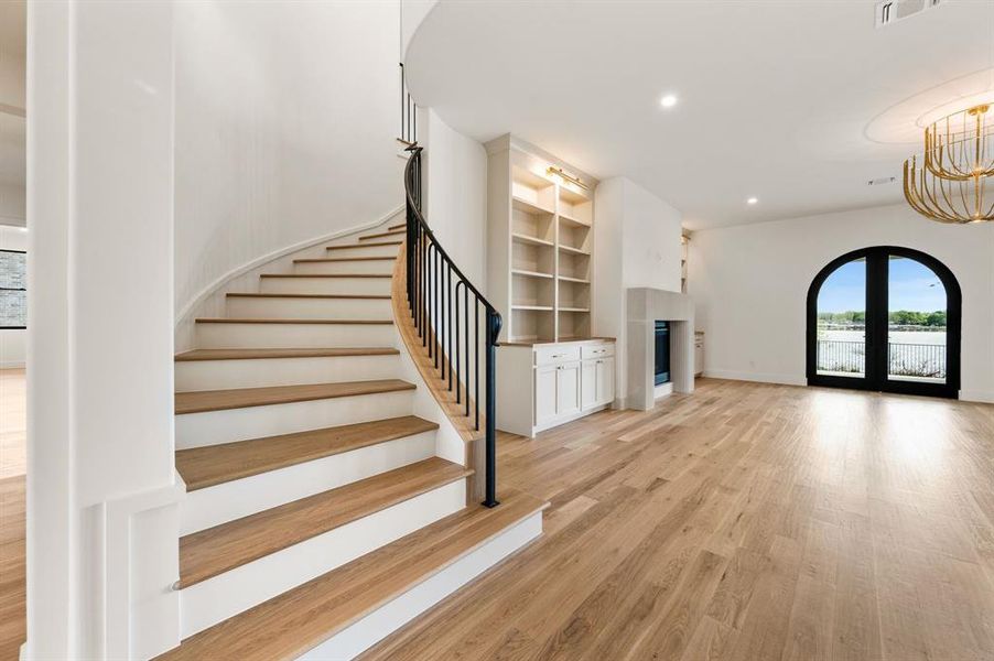 Spacious, unfurnished interior of a new home in The Resort on Eagle Mt. Lake, Fort Worth (Image 29).