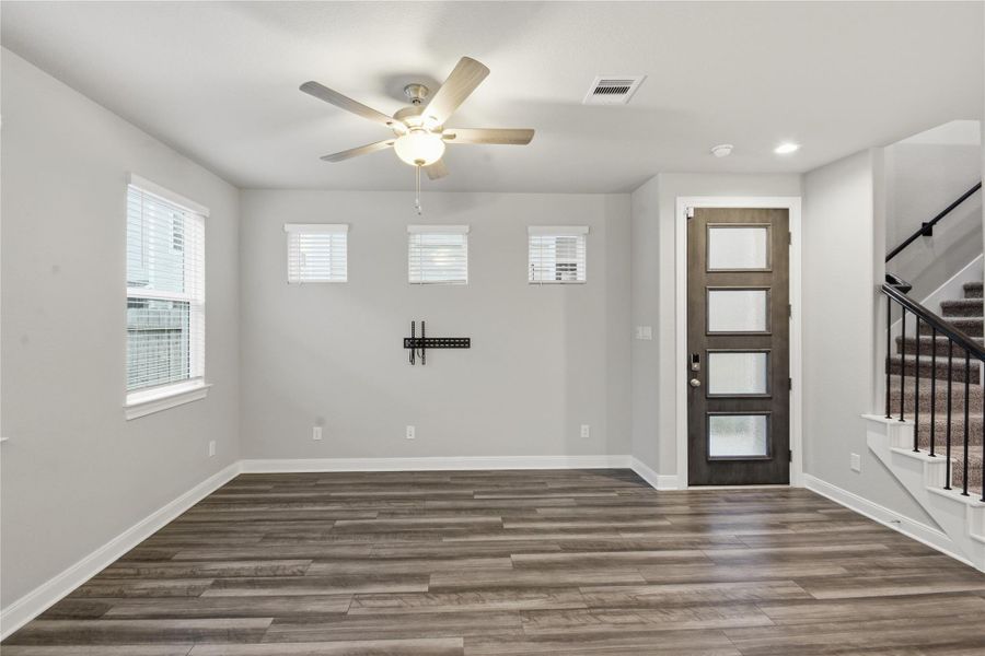 Living area with mount already perfectly set up for the family TV! Living area with mount already perfectly set up for the family TV!