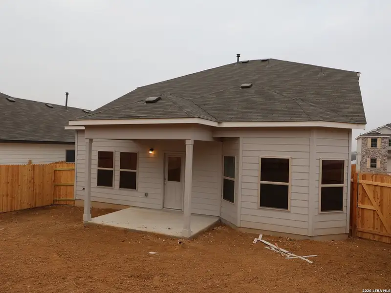 Exterior details and patio area of a home in Mesquite Ridge, San Antonio (Image 3).