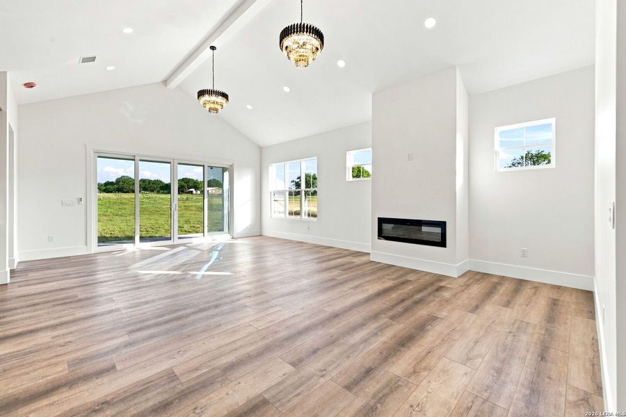 Spacious, unfurnished interior of a new home in , Bandera (Image 41).