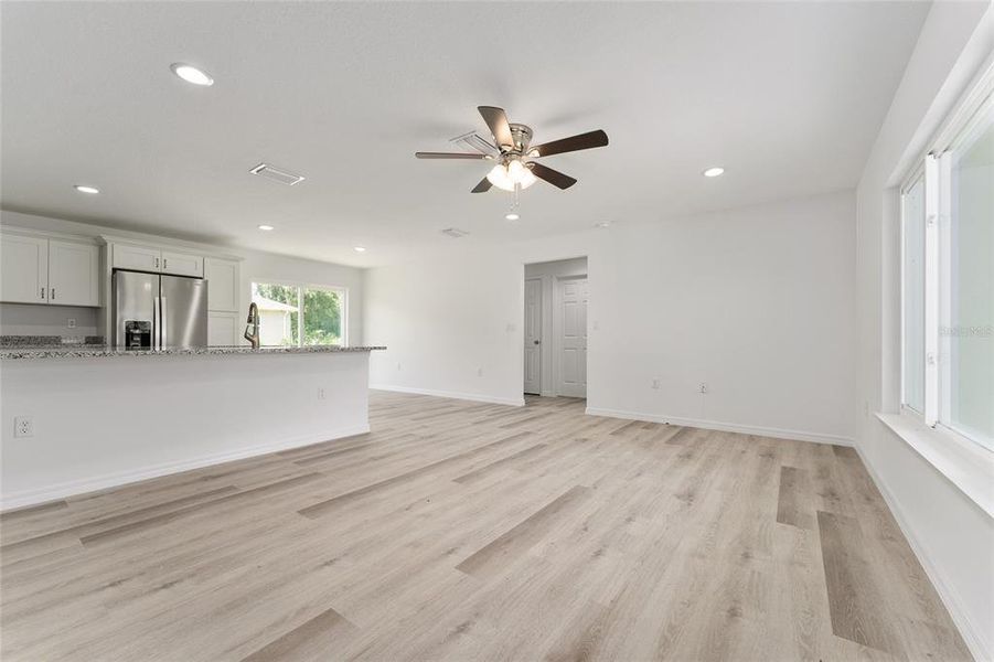 Spacious, unfurnished interior of a new home in , Silver Springs (Image 28).